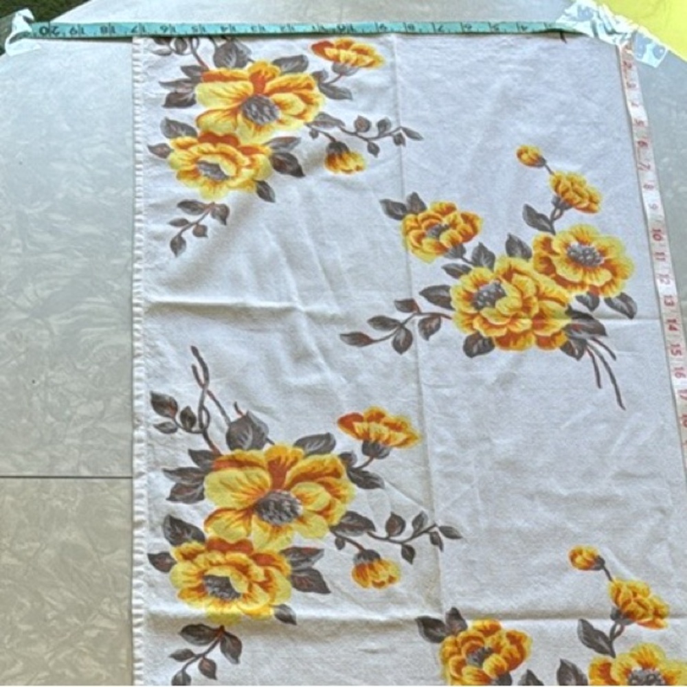 Fall Floral Table Runner - Picture 5 of 5
